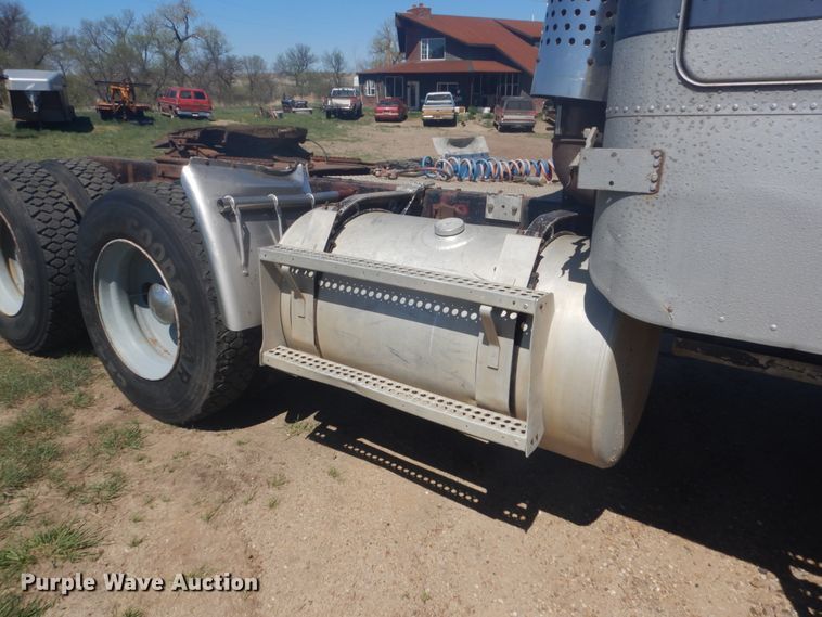 image for item HE9741 1980 Freightliner FLT-9664-T  semi truck