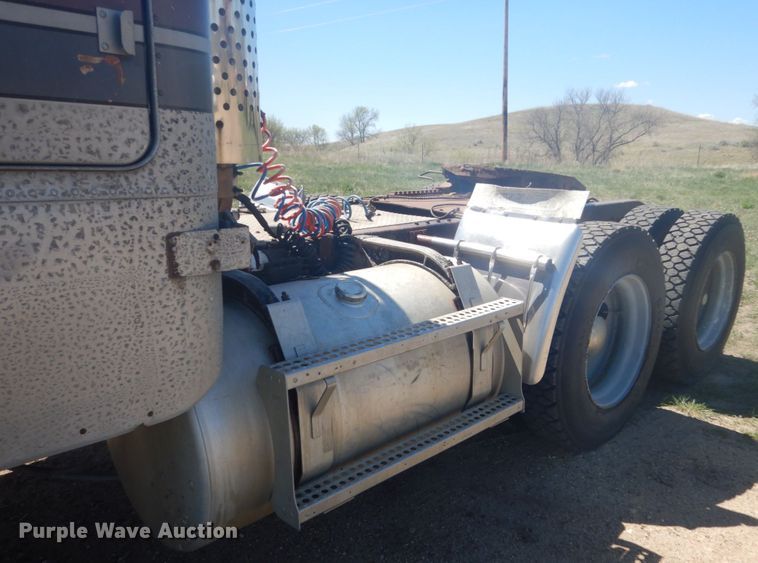 image for item HE9741 1980 Freightliner FLT-9664-T  semi truck