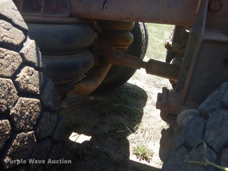 image for item HE9741 1980 Freightliner FLT-9664-T  semi truck