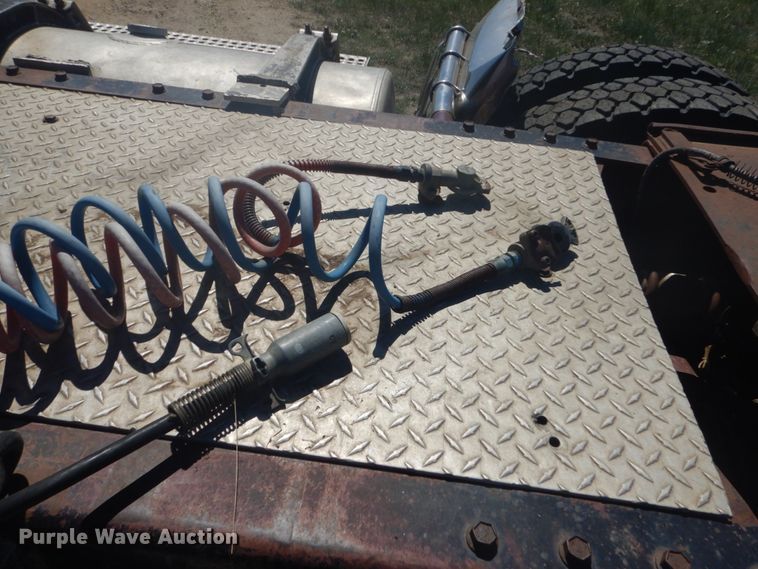 image for item HE9741 1980 Freightliner FLT-9664-T  semi truck