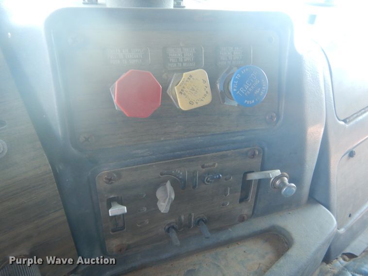 image for item HE9741 1980 Freightliner FLT-9664-T  semi truck