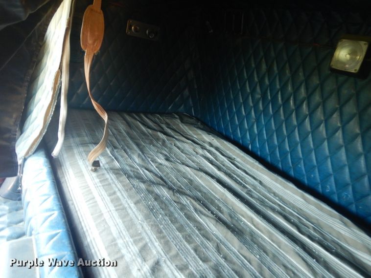 image for item HE9741 1980 Freightliner FLT-9664-T  semi truck