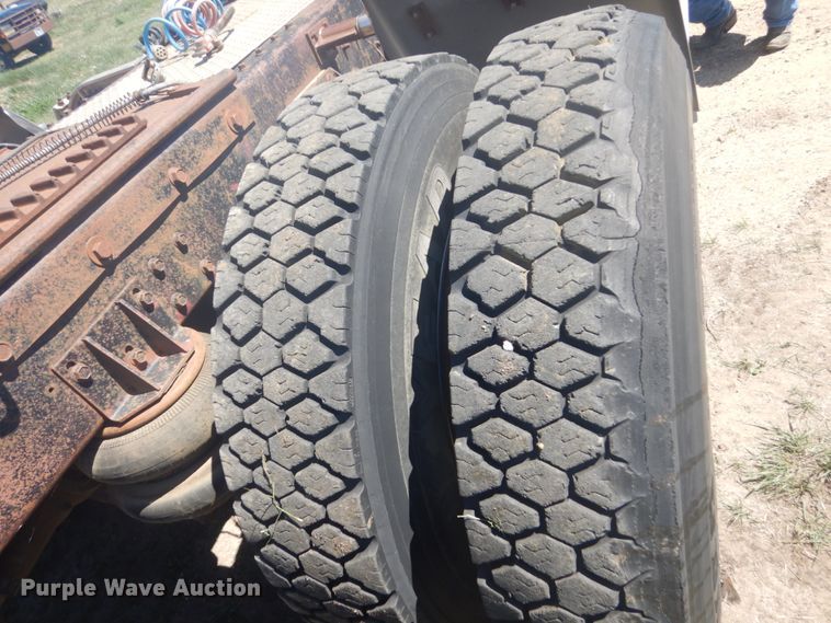 image for item HE9741 1980 Freightliner FLT-9664-T  semi truck