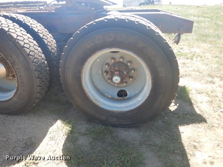 image for item HE9741 1980 Freightliner FLT-9664-T  semi truck