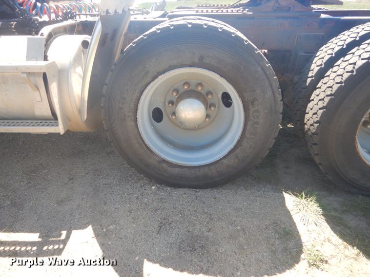 image for item HE9741 1980 Freightliner FLT-9664-T  semi truck