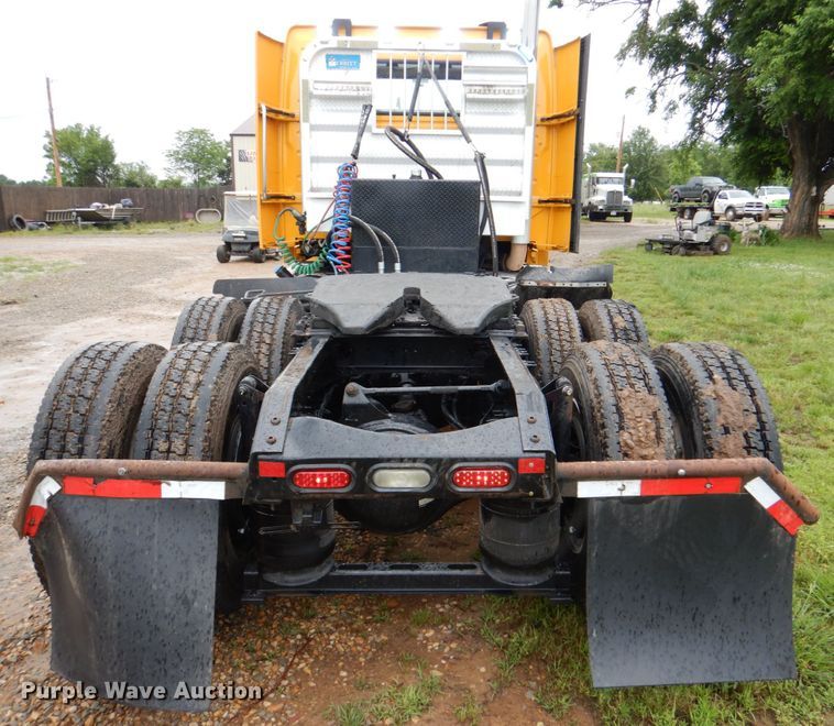 image for item HL9493 2014 Volvo VNL  semi truck