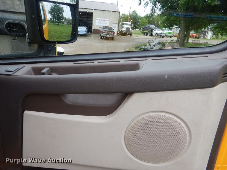 image for item HL9493 2014 Volvo VNL  semi truck