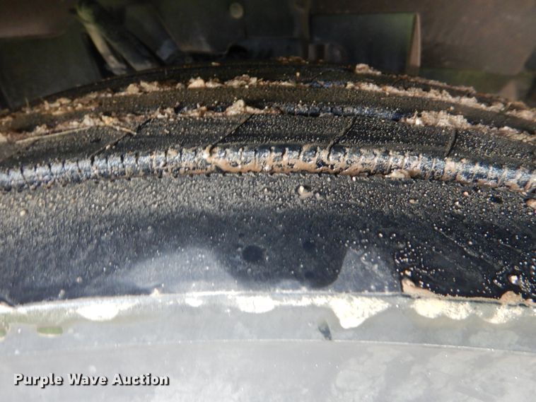 image for item HL9493 2014 Volvo VNL  semi truck