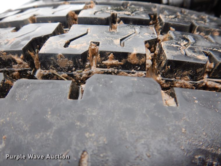 image for item HL9493 2014 Volvo VNL  semi truck