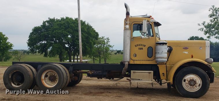 image for item HO9481 1980 Peterbilt 359  semi truck