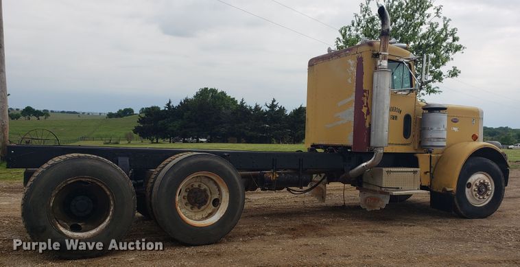 image for item HO9481 1980 Peterbilt 359  semi truck