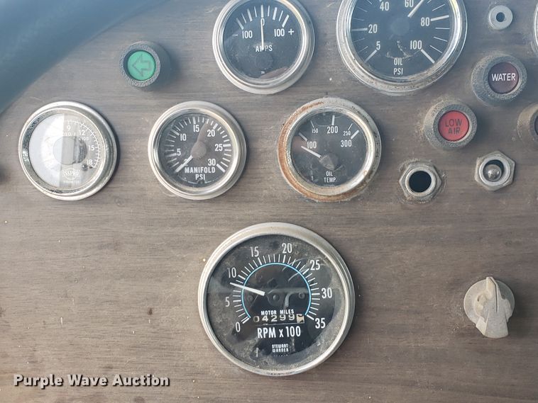 image for item HO9481 1980 Peterbilt 359  semi truck