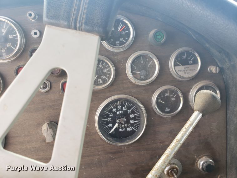 image for item HO9481 1980 Peterbilt 359  semi truck