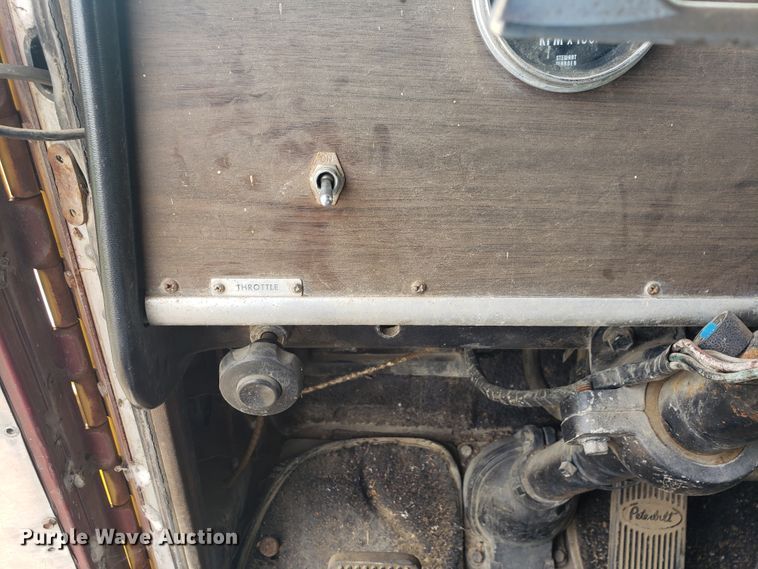 image for item HO9481 1980 Peterbilt 359  semi truck