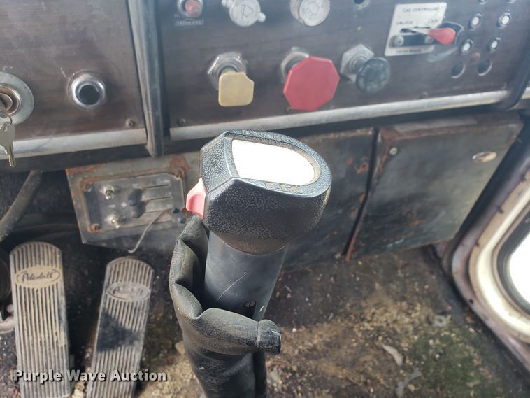 image for item HO9481 1980 Peterbilt 359  semi truck