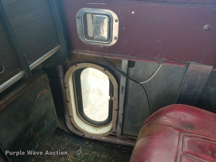 image for item HO9481 1980 Peterbilt 359  semi truck