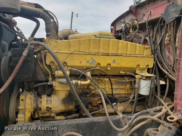 image for item HO9481 1980 Peterbilt 359  semi truck