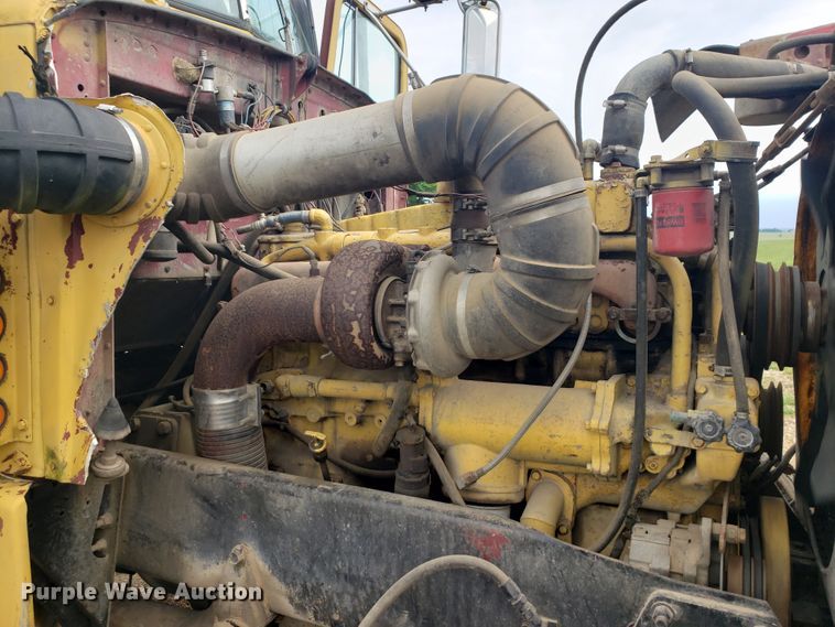 image for item HO9481 1980 Peterbilt 359  semi truck