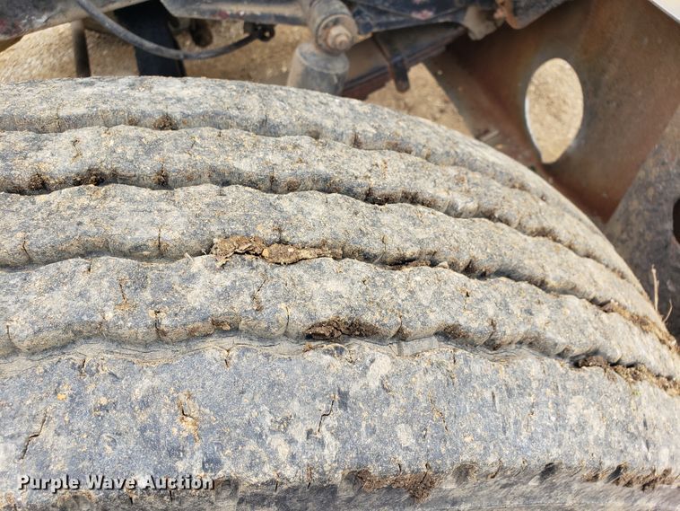 image for item HO9481 1980 Peterbilt 359  semi truck