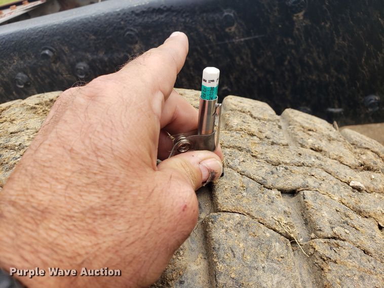 image for item HO9481 1980 Peterbilt 359  semi truck