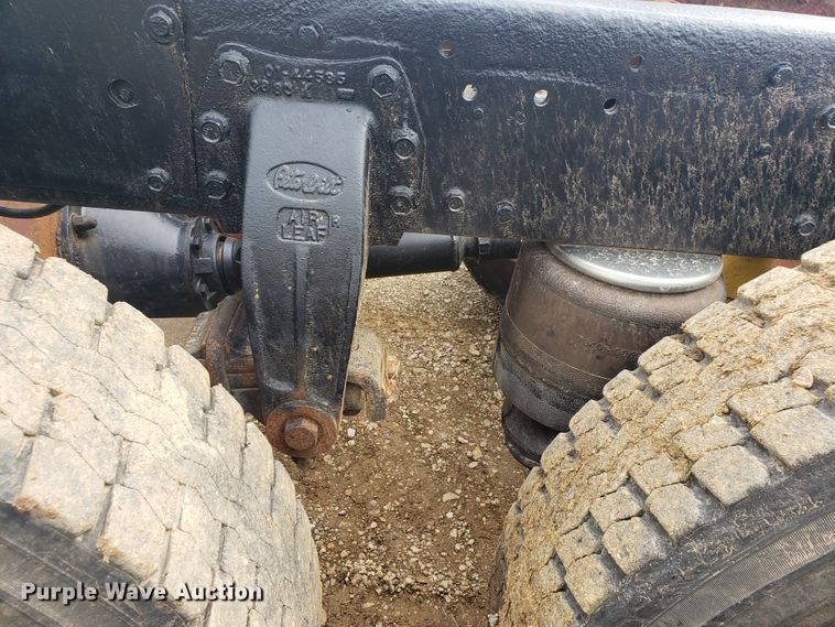 image for item HO9481 1980 Peterbilt 359  semi truck