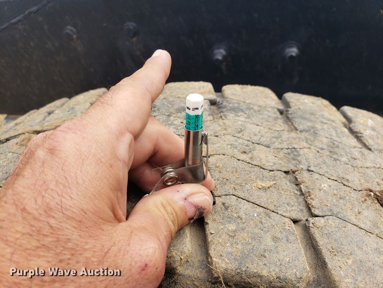 image for item HO9481 1980 Peterbilt 359  semi truck