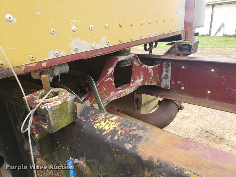 image for item HO9481 1980 Peterbilt 359  semi truck