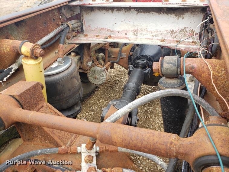 image for item HO9481 1980 Peterbilt 359  semi truck