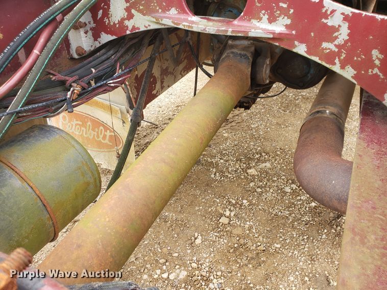 image for item HO9481 1980 Peterbilt 359  semi truck