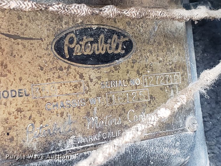 image for item HO9481 1980 Peterbilt 359  semi truck