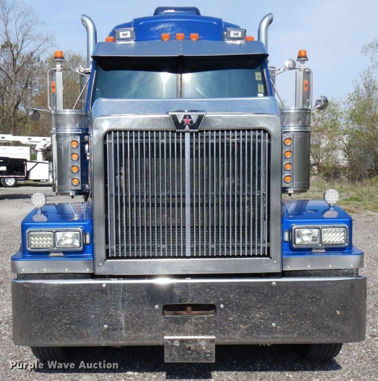 image for item HR9234 2009 Western Star 4900EX  semi truck