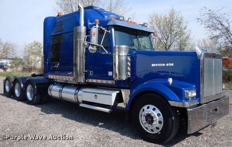 image for item HR9234 2009 Western Star 4900EX  semi truck