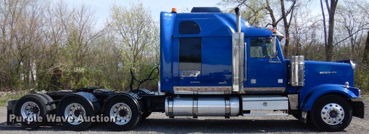 image for item HR9234 2009 Western Star 4900EX  semi truck