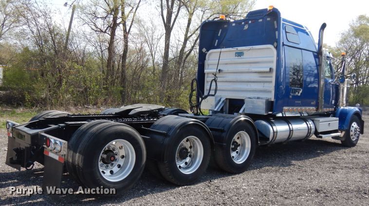 image for item HR9234 2009 Western Star 4900EX  semi truck