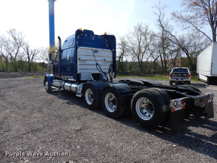image for item HR9234 2009 Western Star 4900EX  semi truck