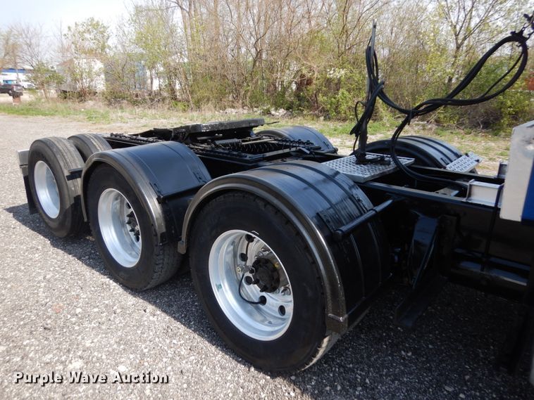 image for item HR9234 2009 Western Star 4900EX  semi truck