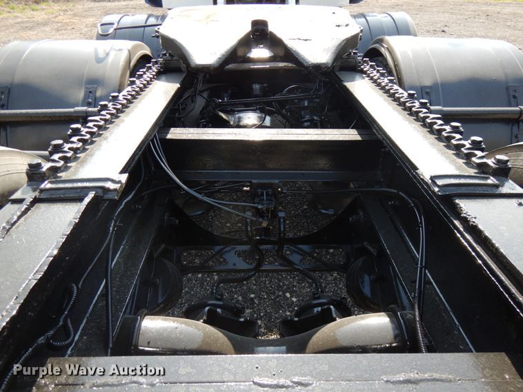 image for item HR9234 2009 Western Star 4900EX  semi truck