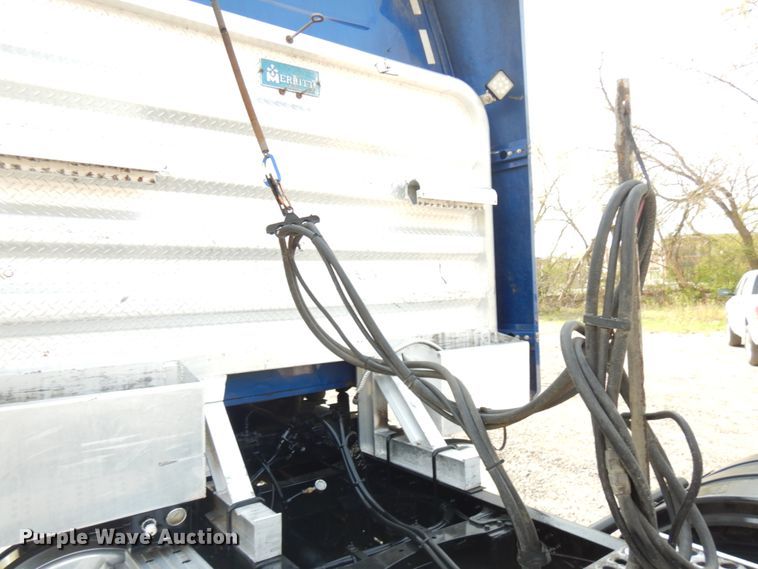 image for item HR9234 2009 Western Star 4900EX  semi truck