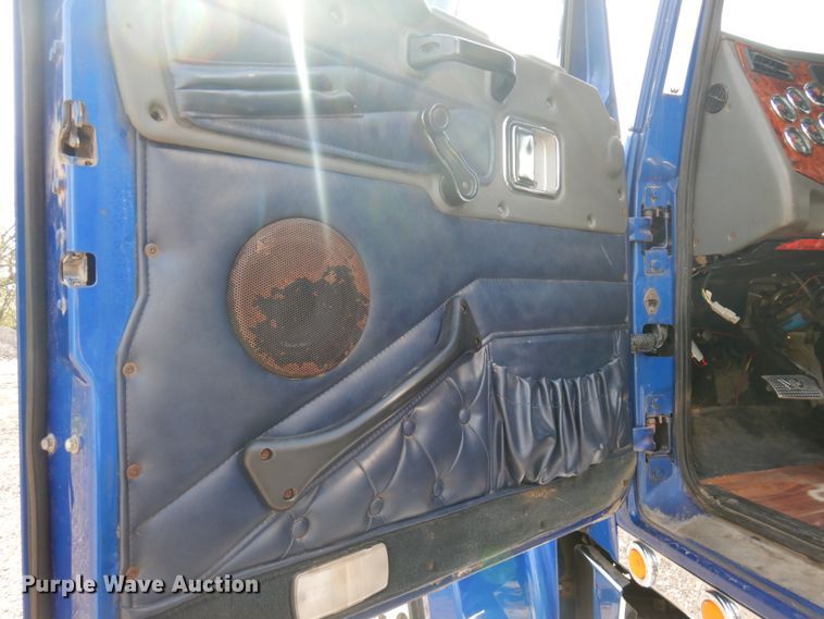 image for item HR9234 2009 Western Star 4900EX  semi truck