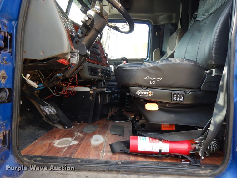 image for item HR9234 2009 Western Star 4900EX  semi truck