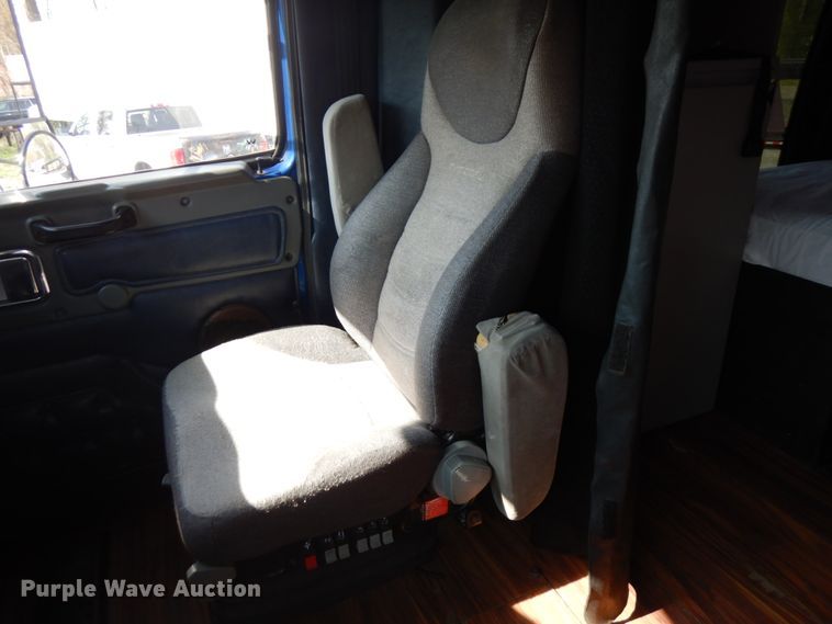 image for item HR9234 2009 Western Star 4900EX  semi truck