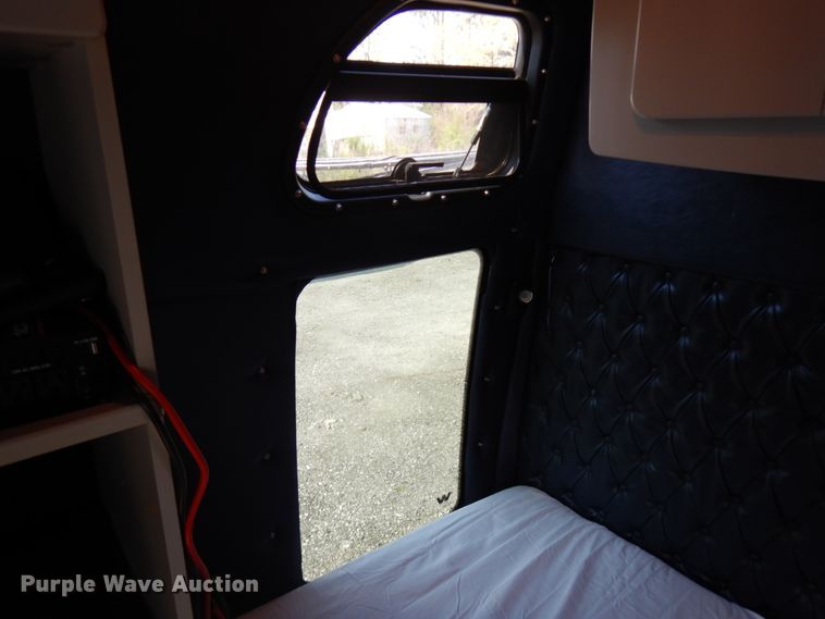 image for item HR9234 2009 Western Star 4900EX  semi truck