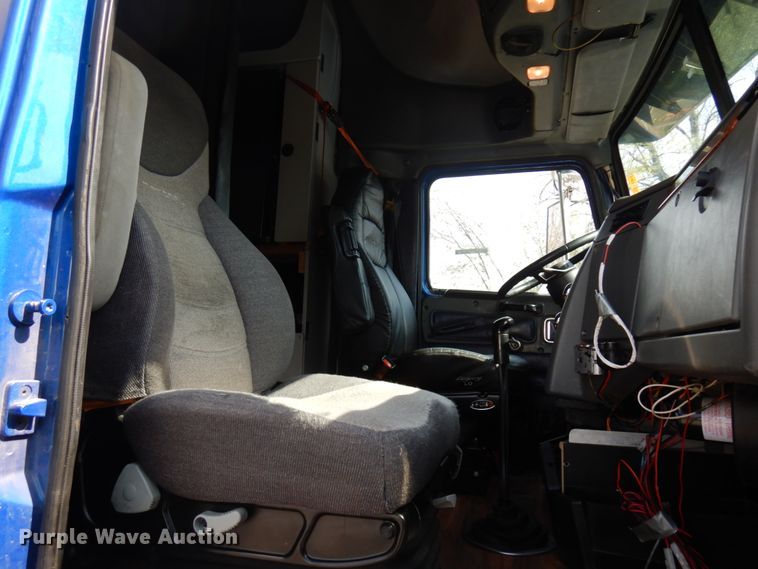 image for item HR9234 2009 Western Star 4900EX  semi truck