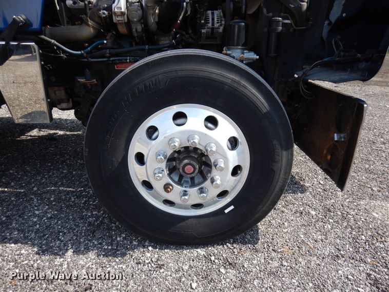 image for item HR9234 2009 Western Star 4900EX  semi truck