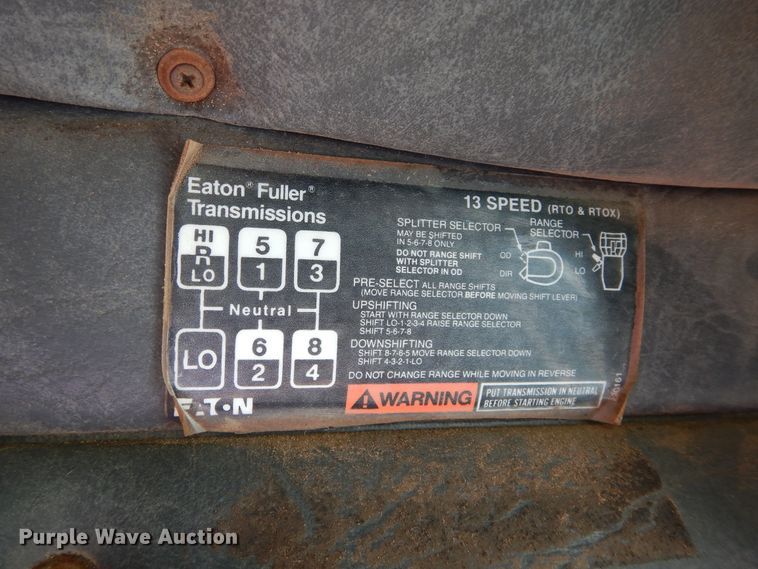 image for item HS9686 1993 White GMC WCM  semi truck