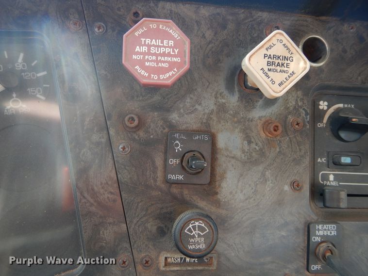 image for item HS9686 1993 White GMC WCM  semi truck