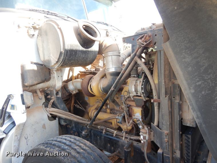 image for item HS9686 1993 White GMC WCM  semi truck