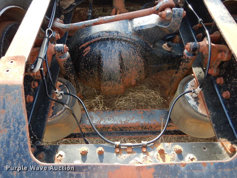 image for item HS9686 1993 White GMC WCM  semi truck