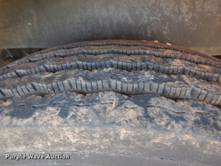 image for item HS9686 1993 White GMC WCM  semi truck