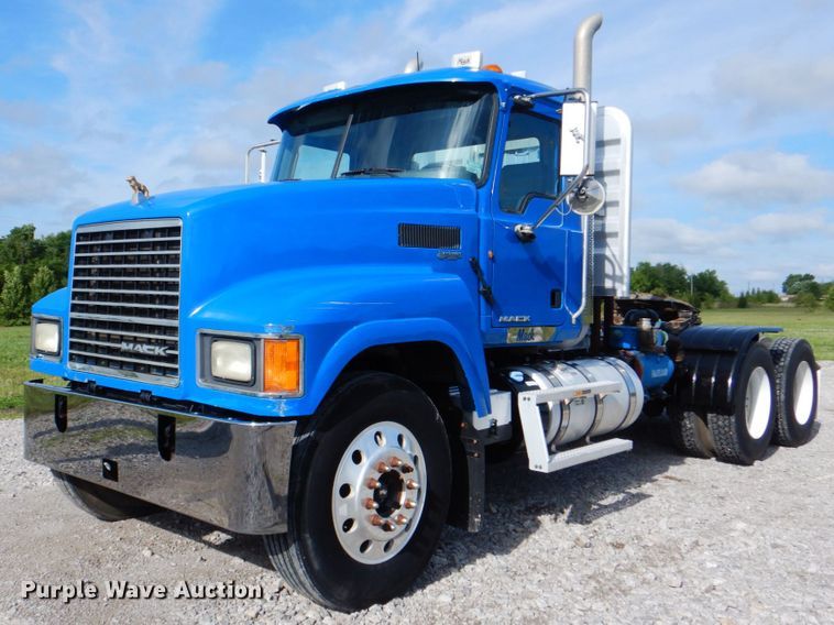 image for item HT9272 2012 Mack CHU613  semi truck